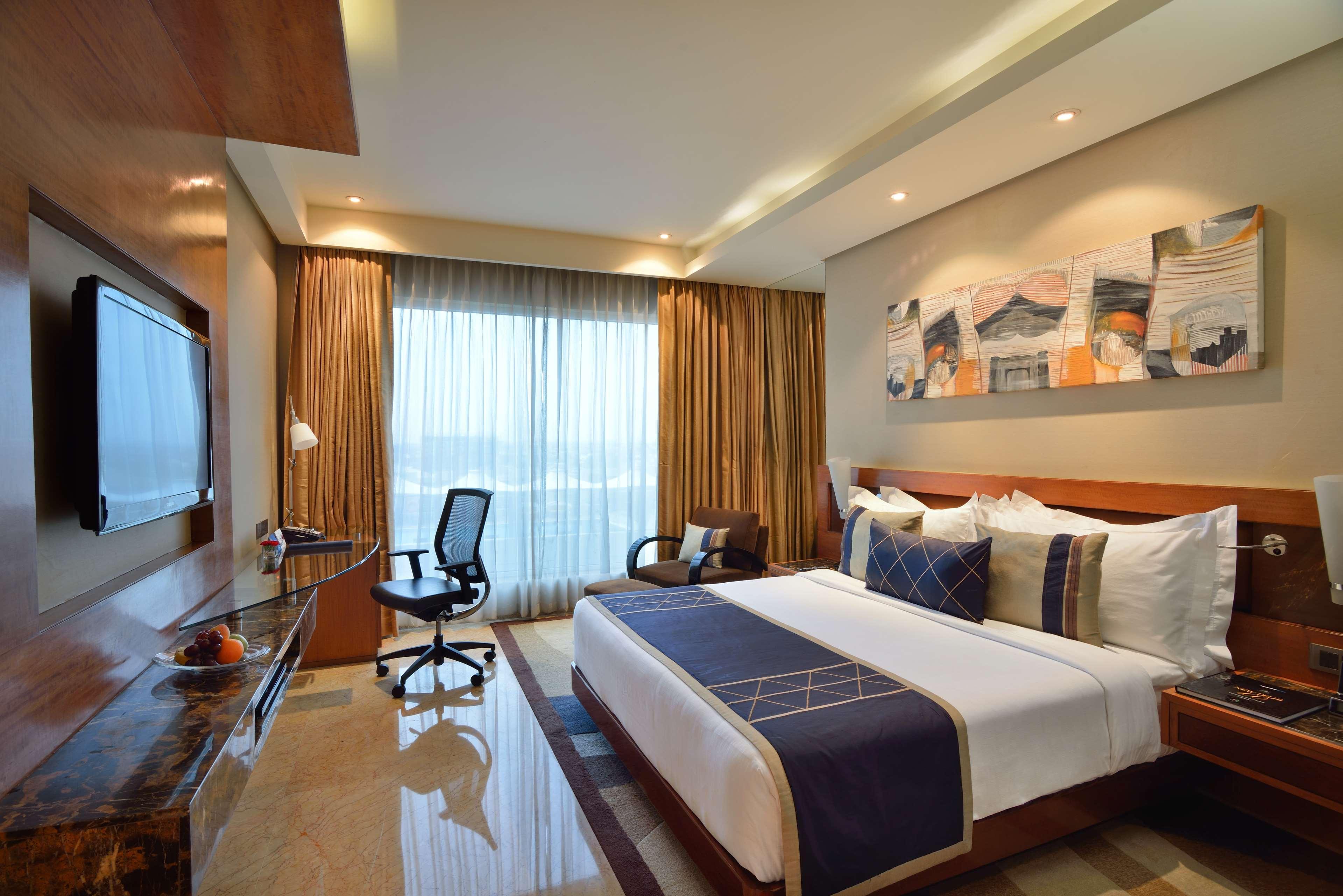 Radisson Blu Kaushambi Delhi NCR Ghaziabad Exterior foto