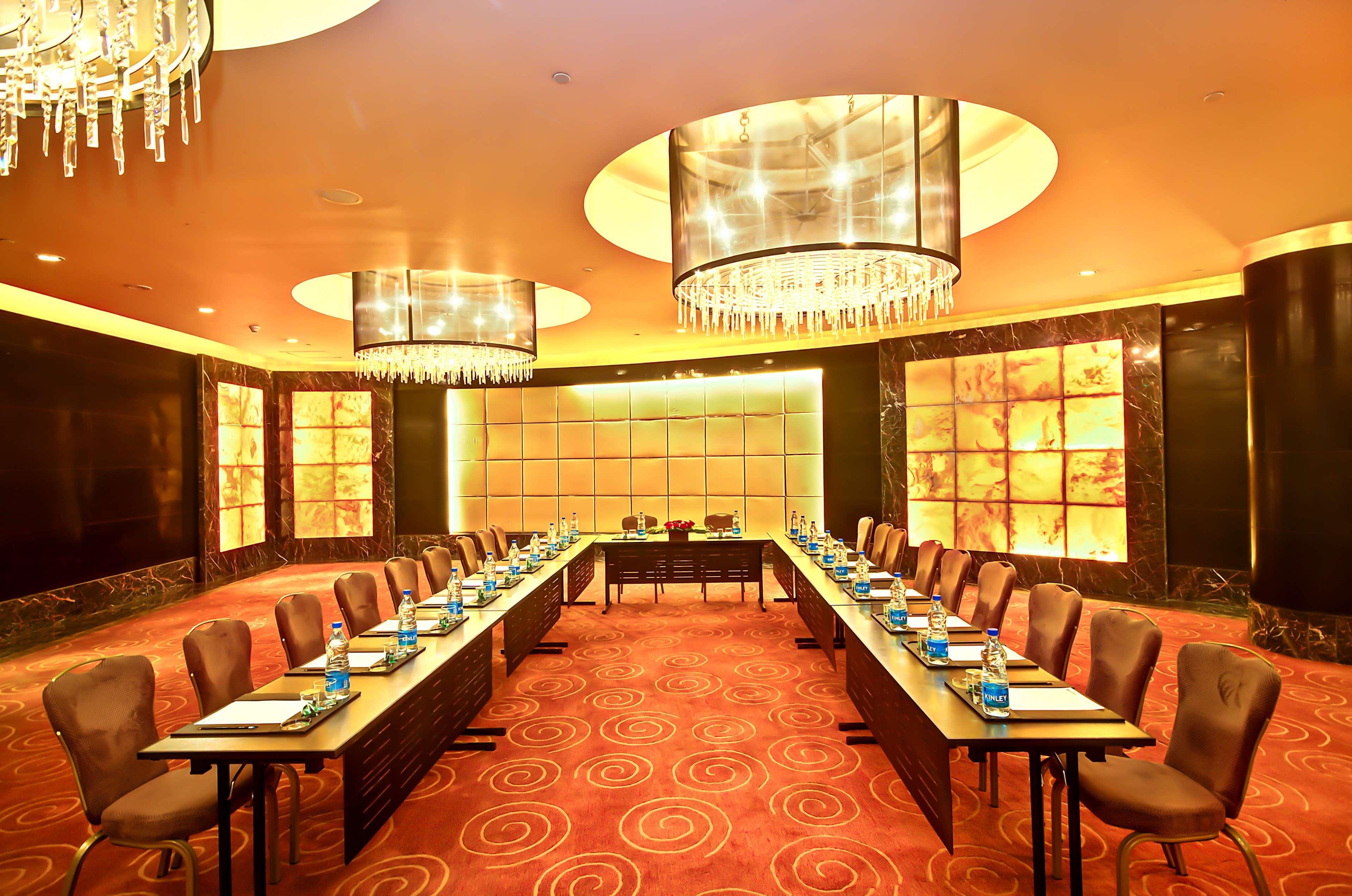 Radisson Blu Kaushambi Delhi NCR Ghaziabad Exterior foto