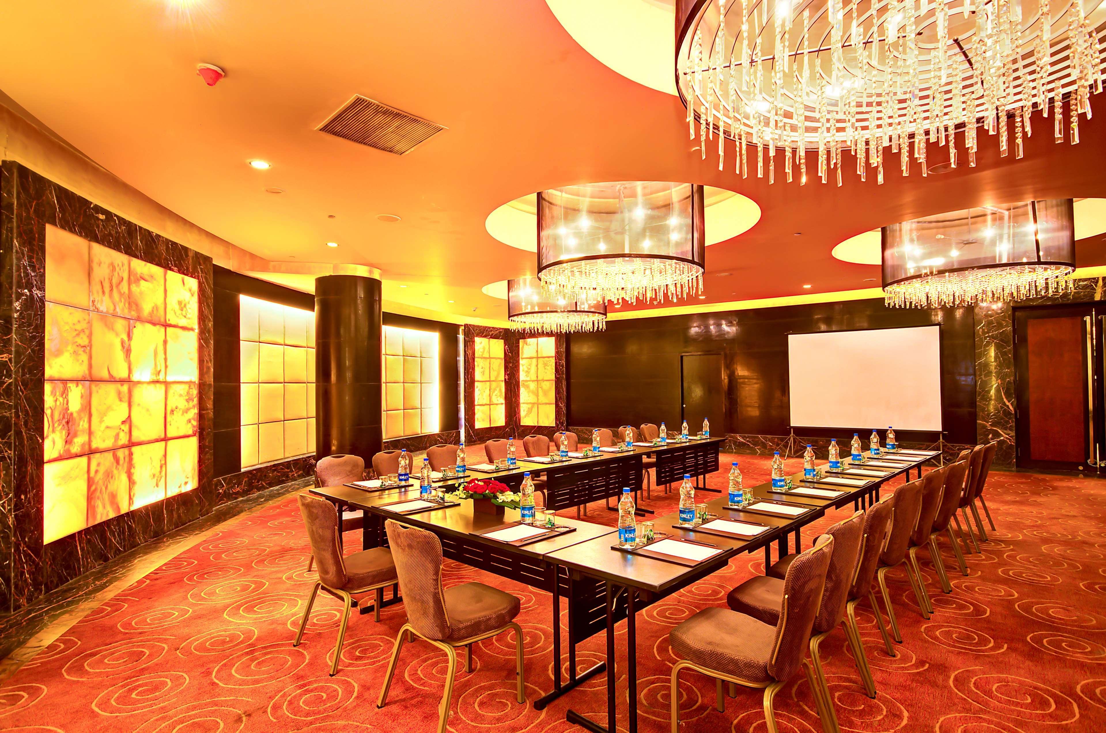 Radisson Blu Kaushambi Delhi NCR Ghaziabad Exterior foto