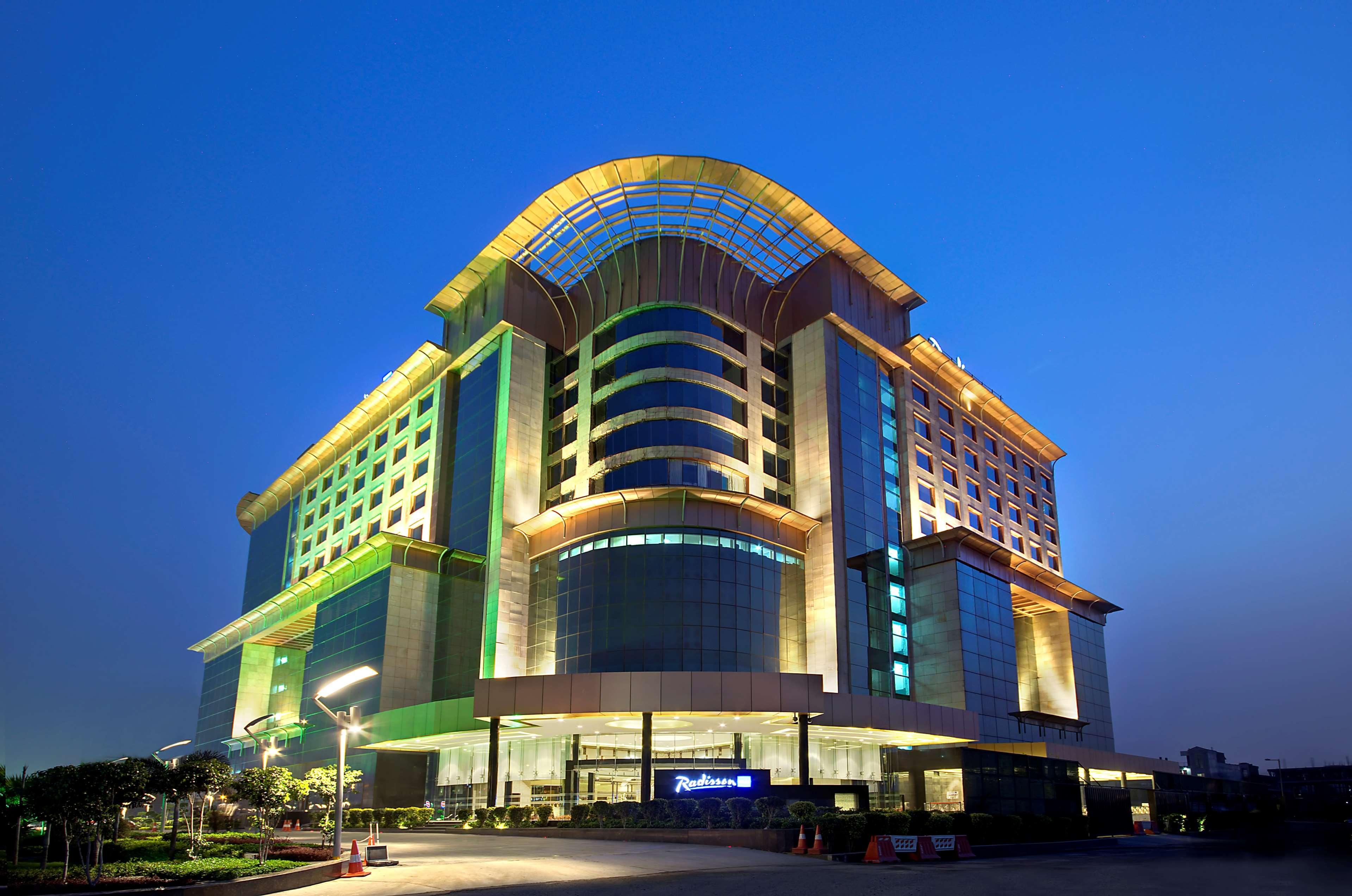 Radisson Blu Kaushambi Delhi NCR Ghaziabad Exterior foto