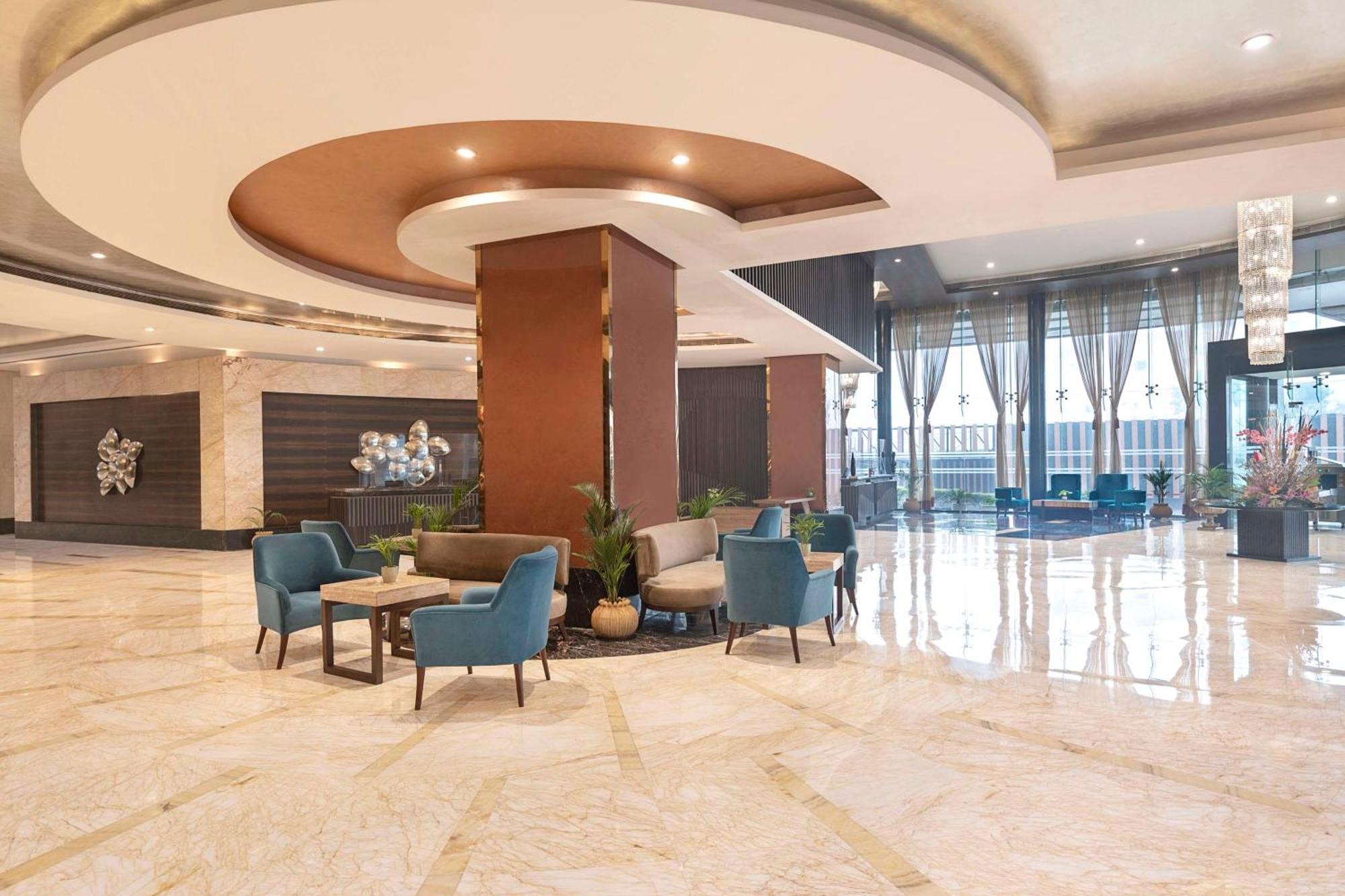 Radisson Blu Kaushambi Delhi NCR Ghaziabad Exterior foto